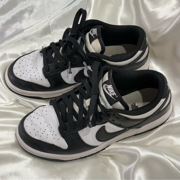 Nike Dunks Low Retro Sneakers Pandas Black White Size 6W Leather Colorblock - Picture 15 of 15